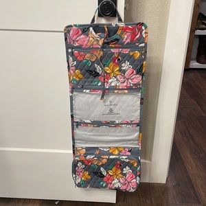 Vera Bradley hanging organizer